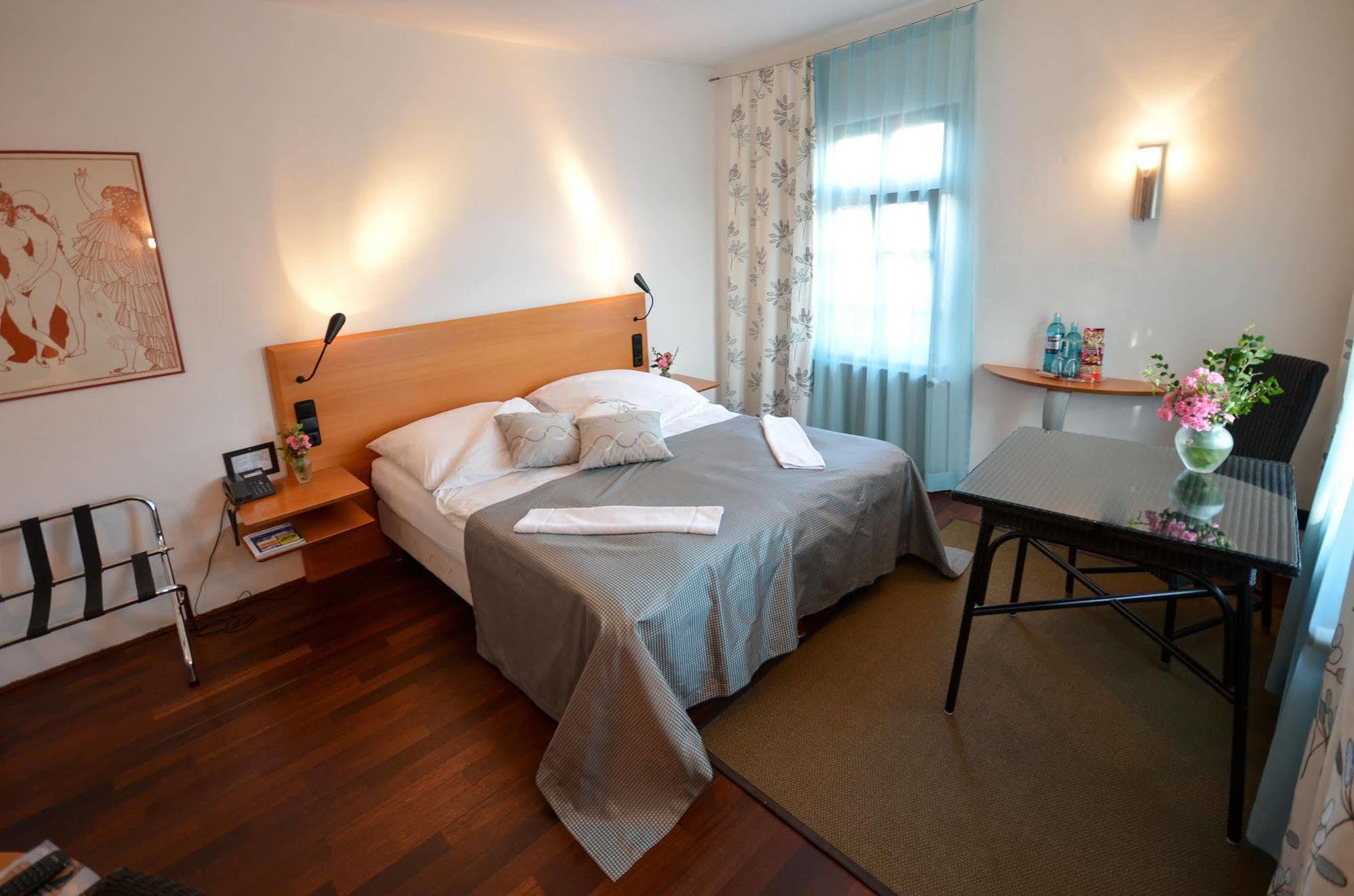 Restaurant & ****Hotel Hoeerhof อิดชไตน์ ภายนอก รูปภาพ